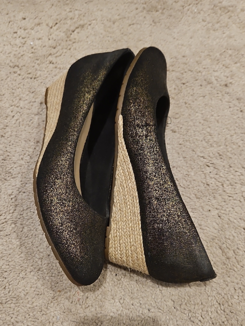 EUC Clarks Black Bronze Shimmery Women's Wedges Size 7.5 - Picture 3 of 6